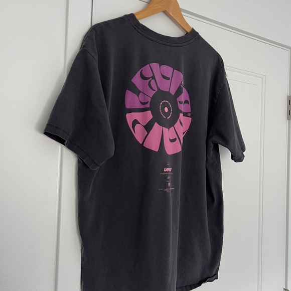 Levi's T Shirt - Men's Large - Picture 3 of 6